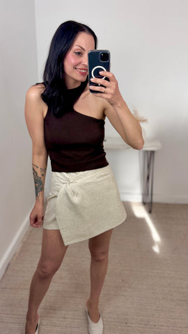 Top Canalé Asimétrico Marrón Top Canalé Asimétrico Marrón