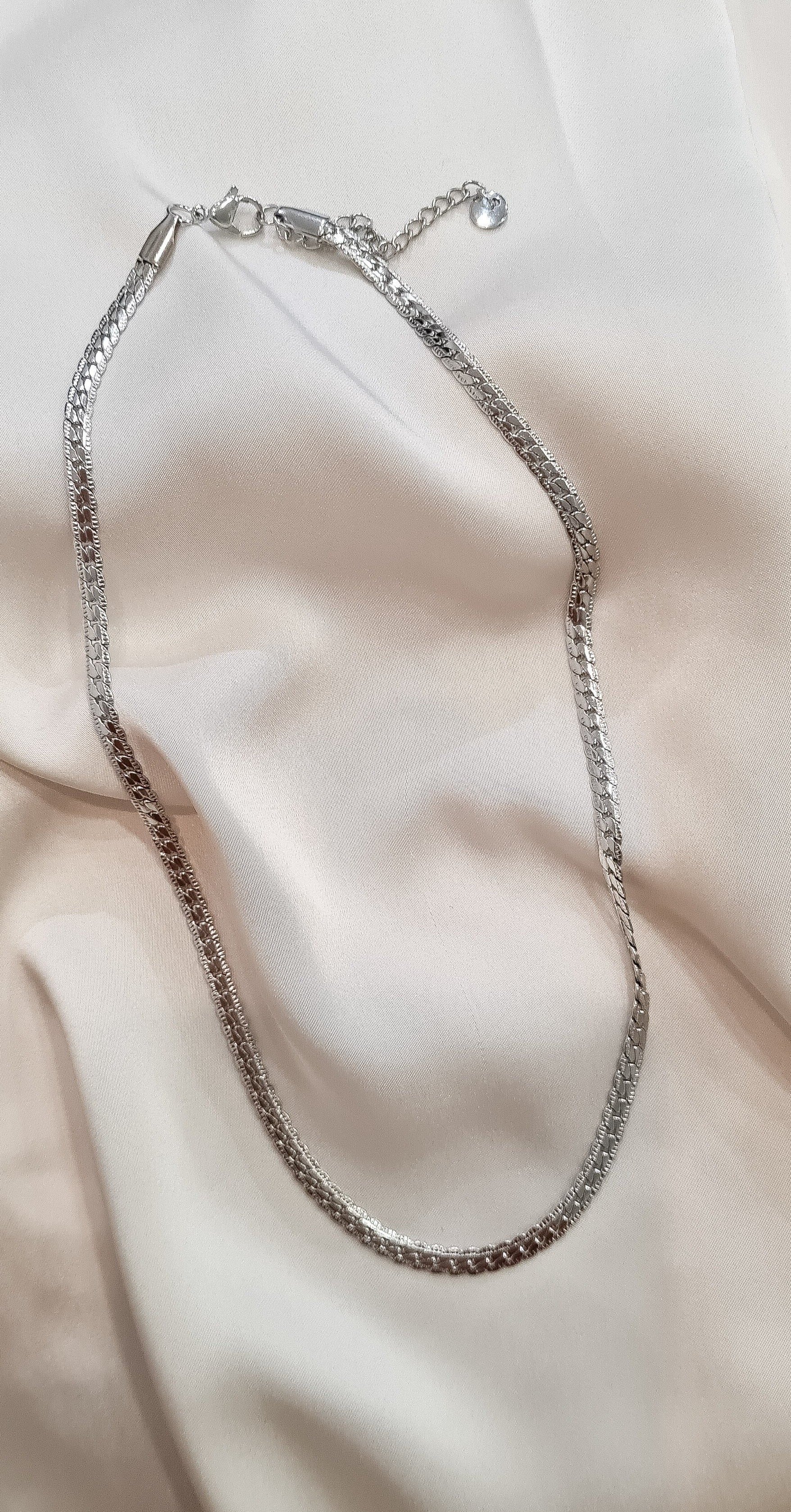 Cadena Acero Plateado ( Eslabones Espiga ) - LaBloomyShop Cadena Acero Plateado ( Eslabones Espiga ) - LaBloomyShop