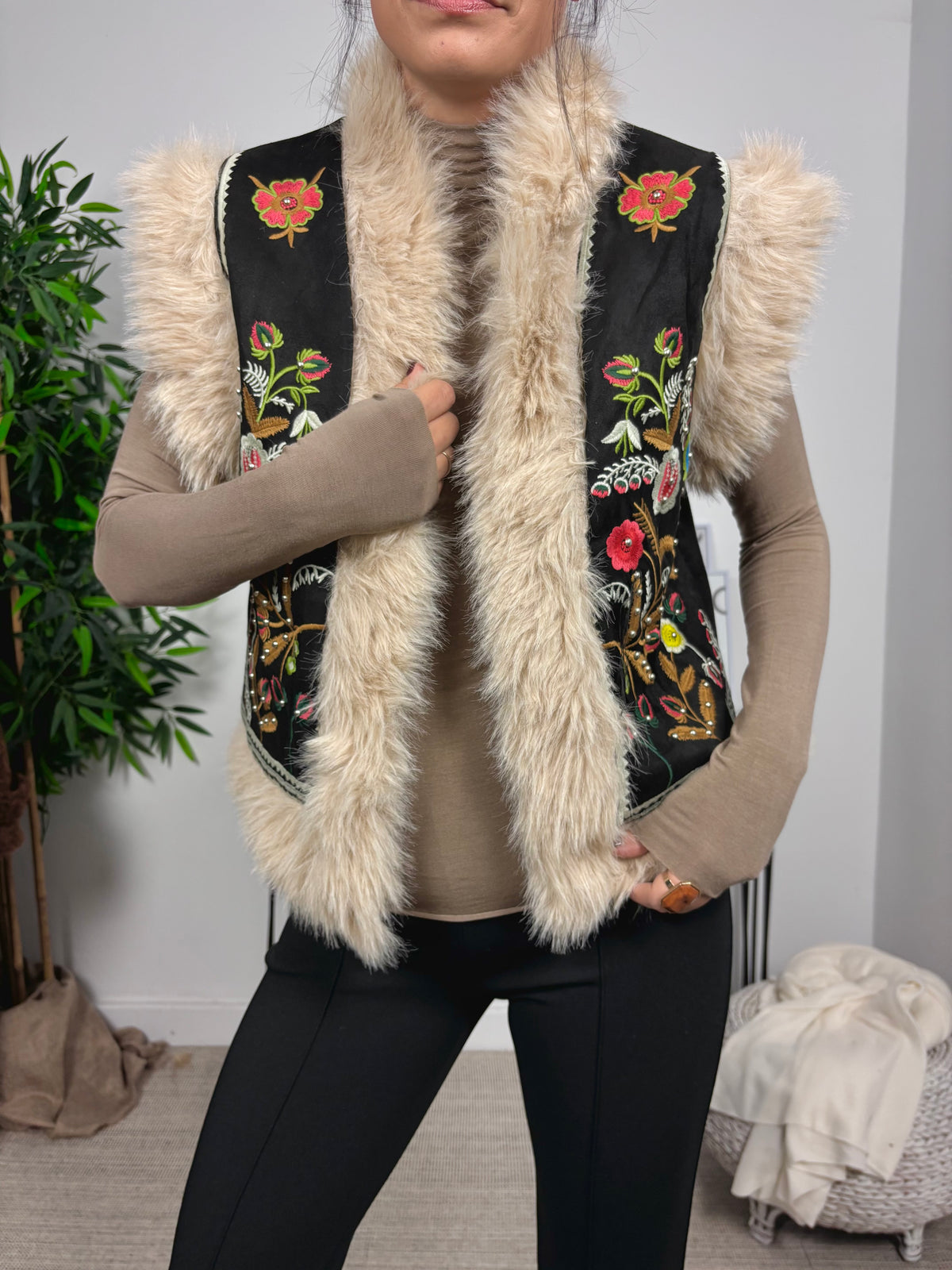 Chaleco Pelo Bordados