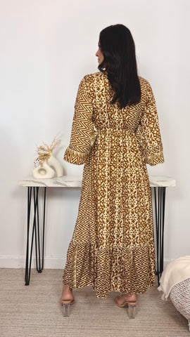 Vestido Seda Manga Volante Camel