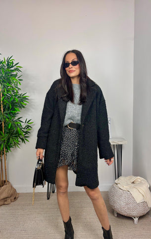 Abrigo Básico Corto Negro