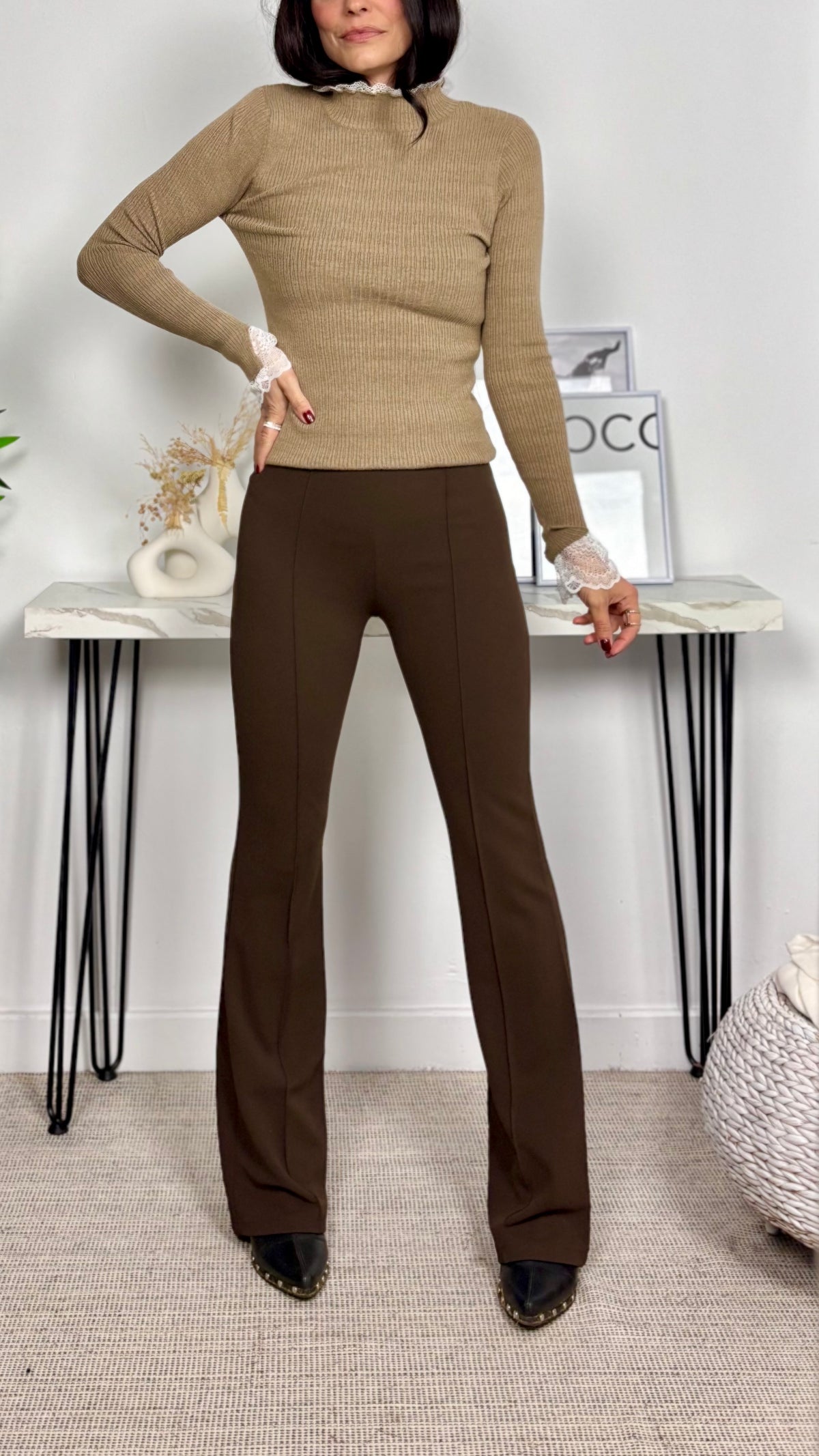 Pantalón Elástico Flare  Marrón