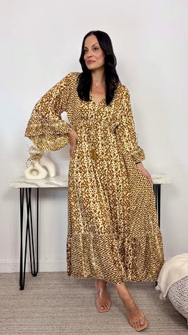 Vestido Seda Manga Volante Camel