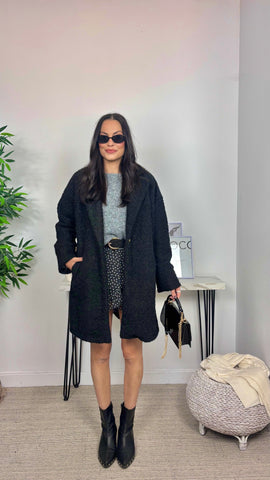 Abrigo Básico Corto Negro