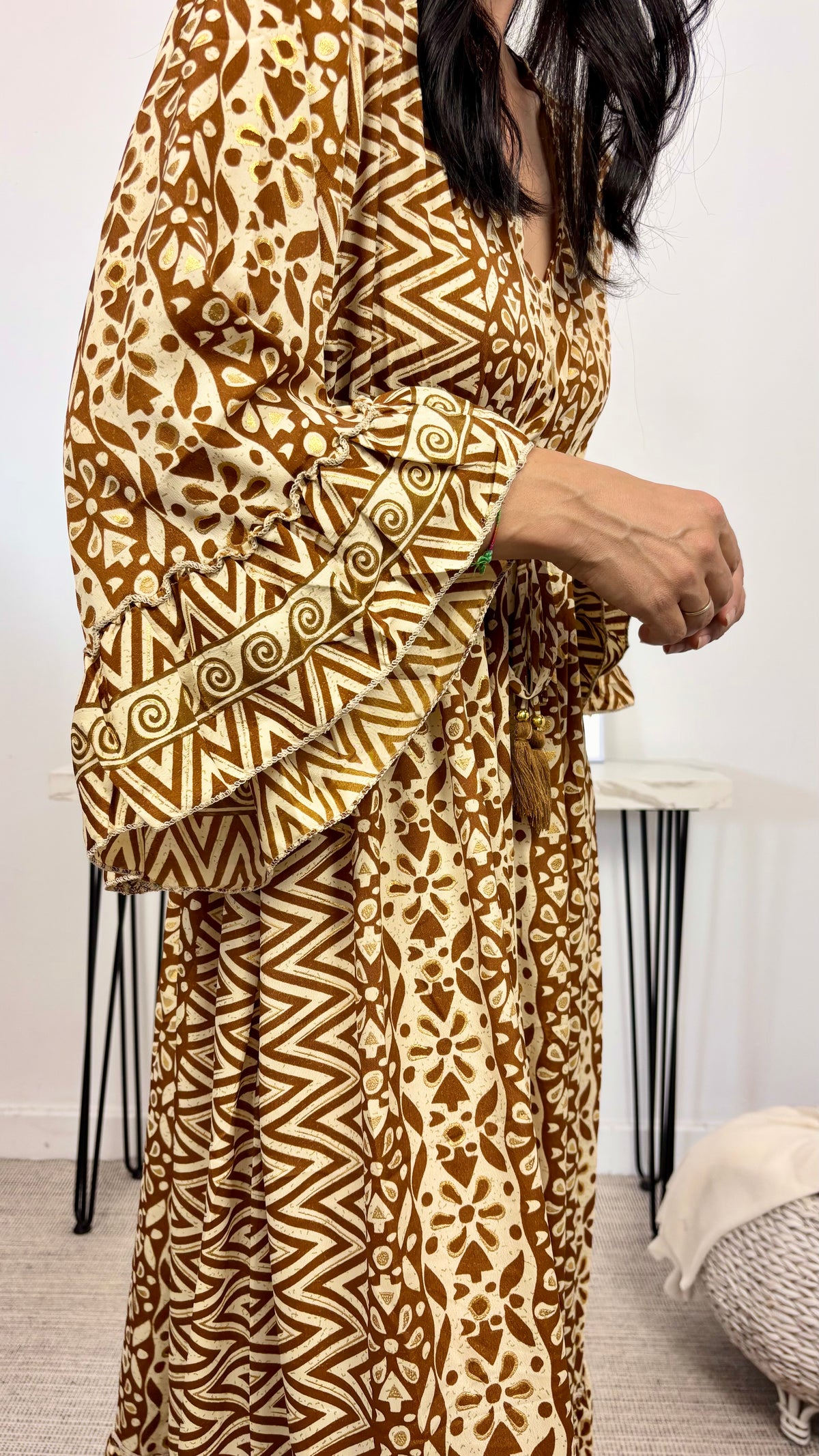 Vestido Seda Manga Volante Camel