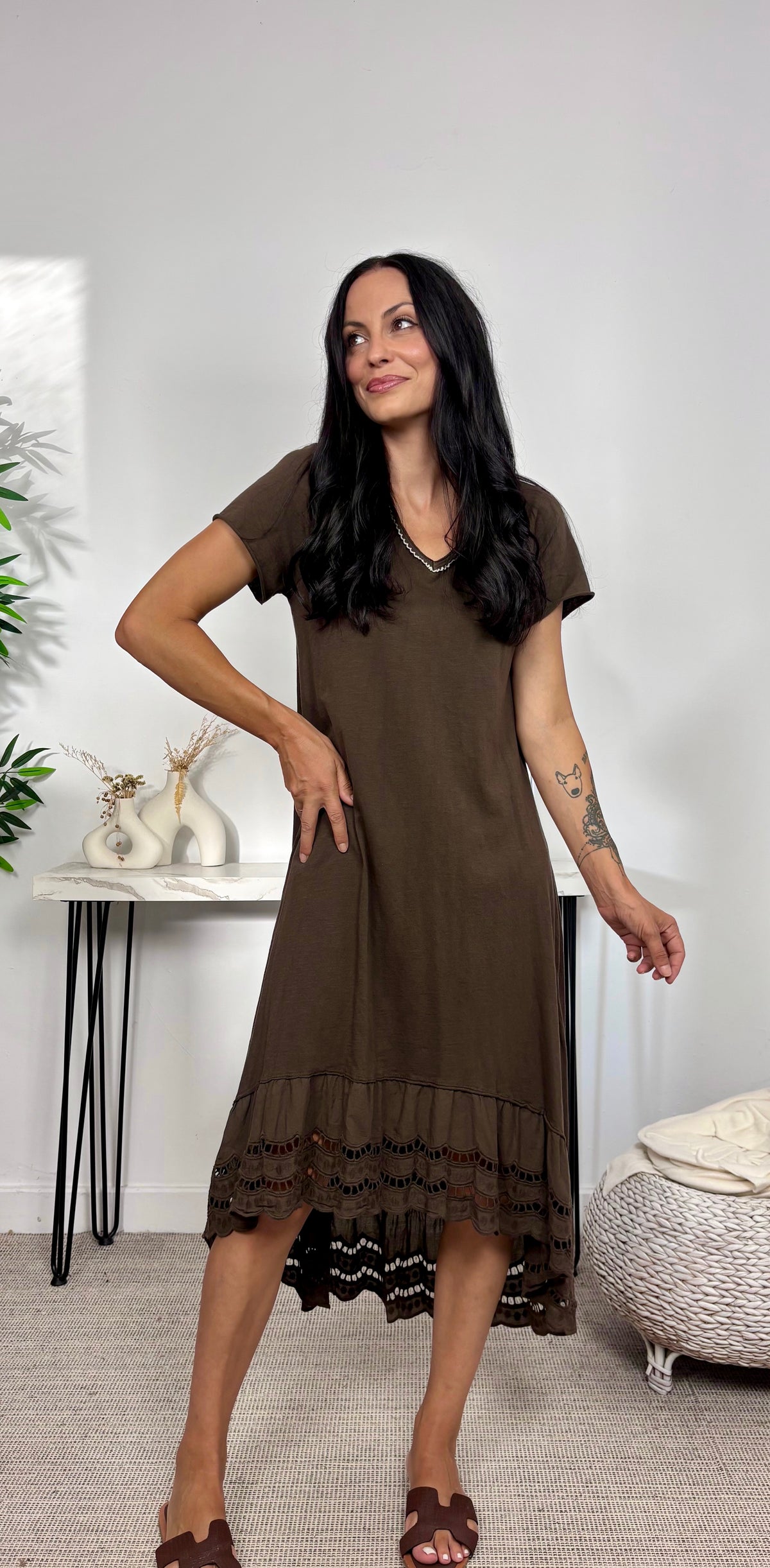 Vestido Basic Algodon Volante Brocado Marrón