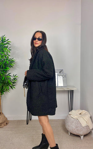 Abrigo Básico Corto Negro