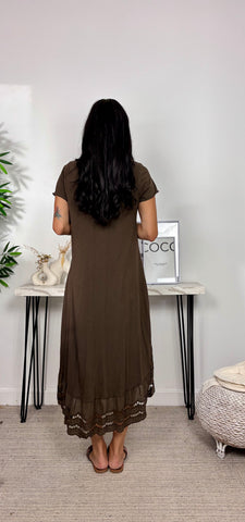 Vestido Basic Algodon Volante Brocado Marrón